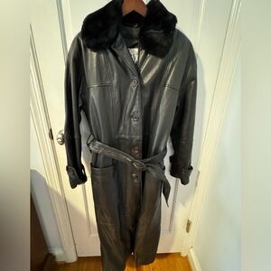 Jones New York long black leather belted coat w/faux fur trim. Size M. EUC